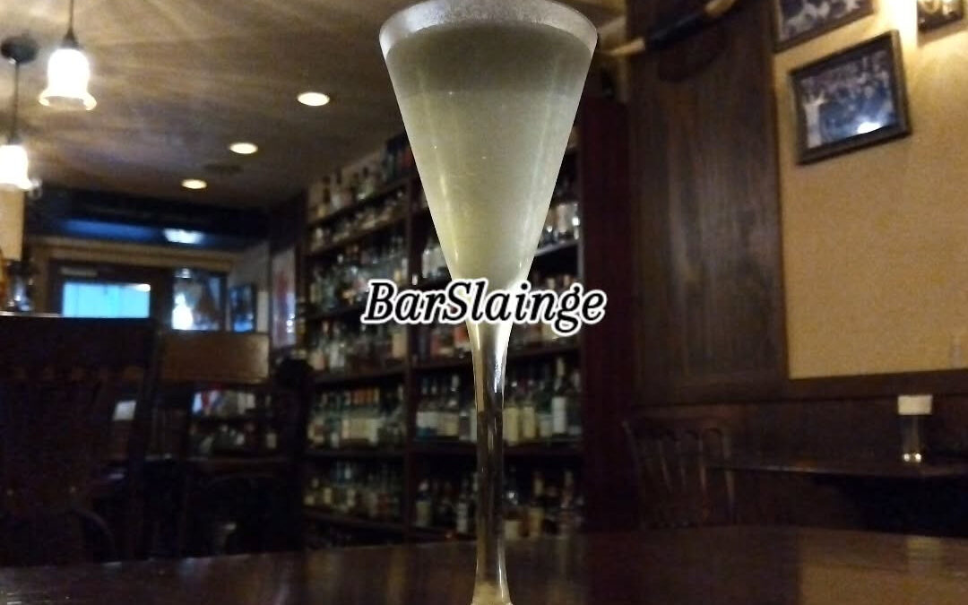 土曜、祝日は14時 ＯＰＥＮです