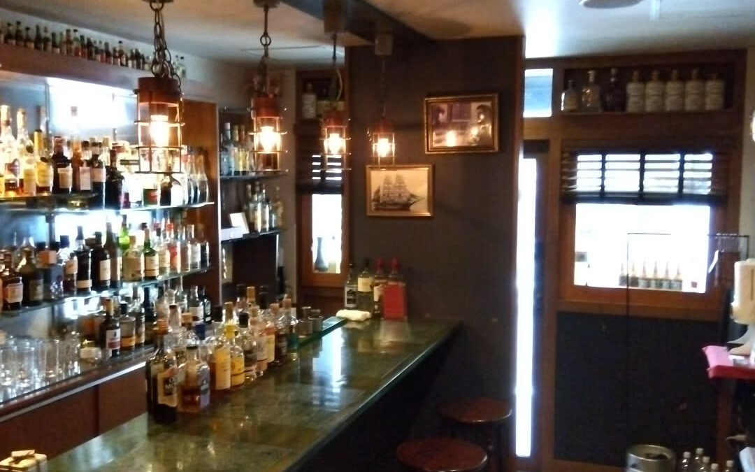 ＜BAR ENGLISH HARBOUR＞　GROUP店